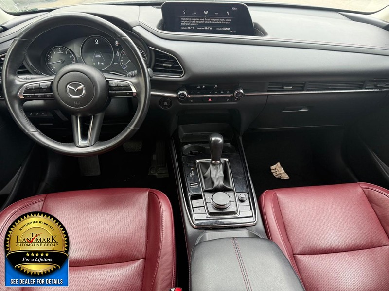 Mazda CX-30 Vehicle Full-screen Gallery Image 16