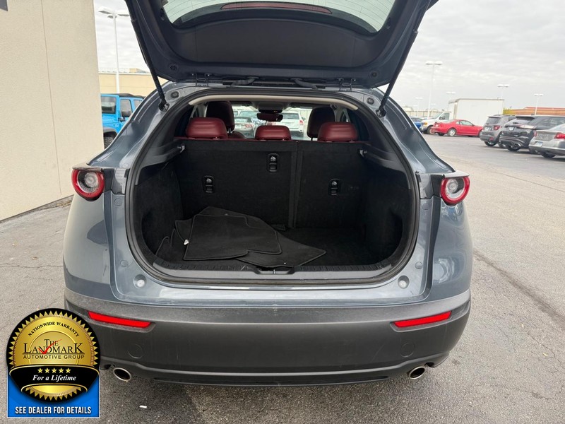 Mazda CX-30 Vehicle Full-screen Gallery Image 19