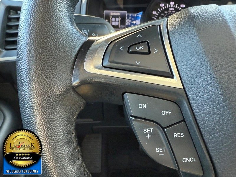 Ford Edge Vehicle Full-screen Gallery Image 10