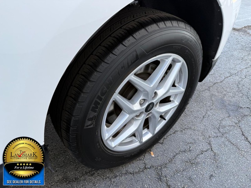 Ford Edge Vehicle Full-screen Gallery Image 20