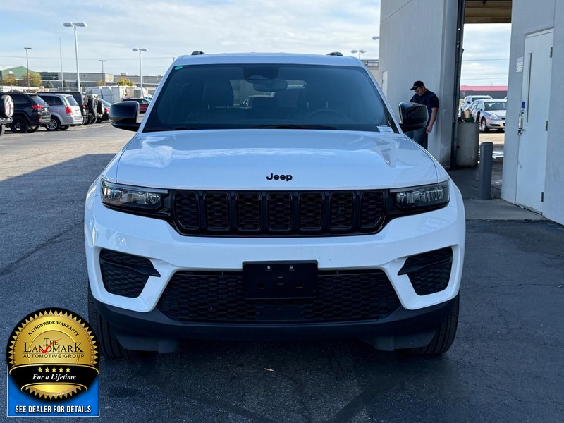 Jeep Grand Cherokee Vehicle Full-screen Gallery Image 4