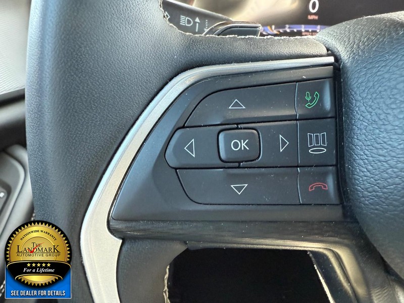 Jeep Grand Cherokee Vehicle Full-screen Gallery Image 10