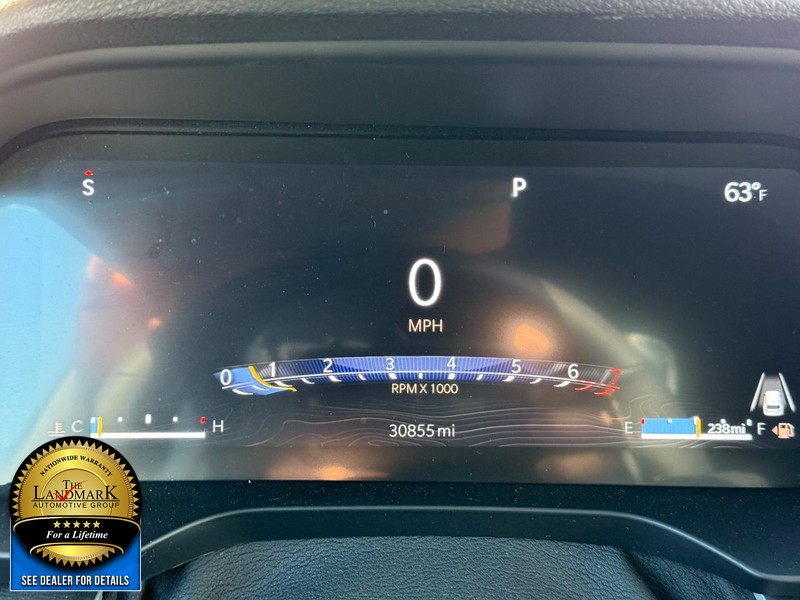 Jeep Grand Cherokee Vehicle Full-screen Gallery Image 12