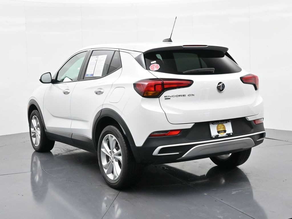 Buick Encore GX Vehicle Full-screen Gallery Image 08