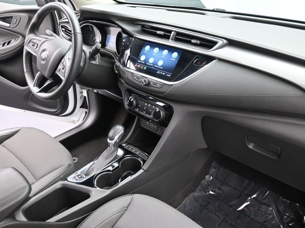 Buick Encore GX Vehicle Full-screen Gallery Image 10