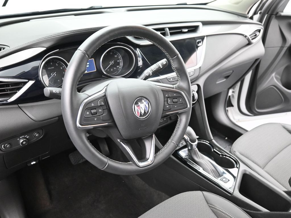 Buick Encore GX Vehicle Full-screen Gallery Image 17