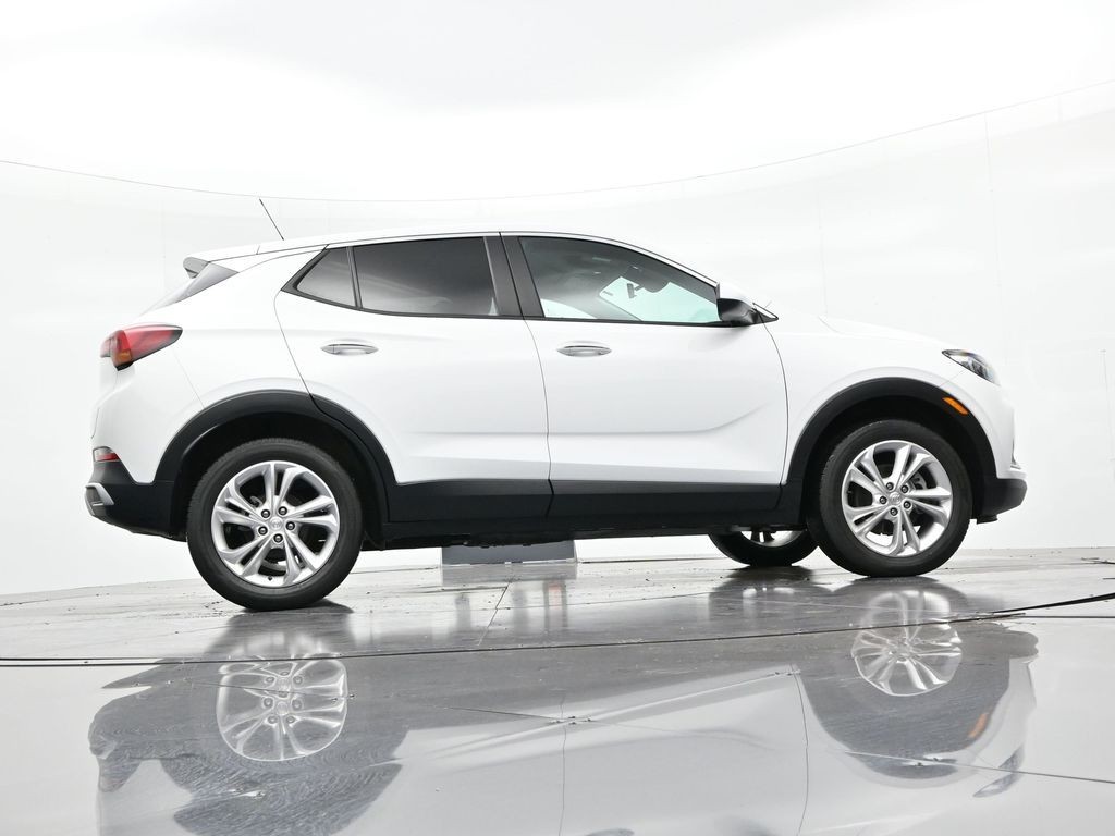 Buick Encore GX Vehicle Full-screen Gallery Image 25
