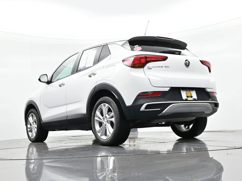 Buick Encore GX Vehicle Full-screen Gallery Image 22