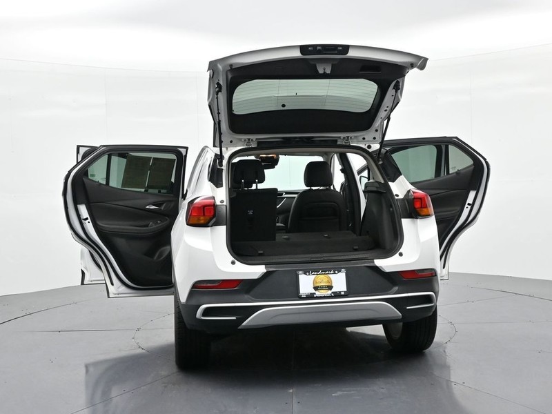 Buick Encore GX Vehicle Full-screen Gallery Image 29
