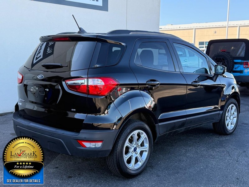 Ford EcoSport Vehicle Full-screen Gallery Image 3