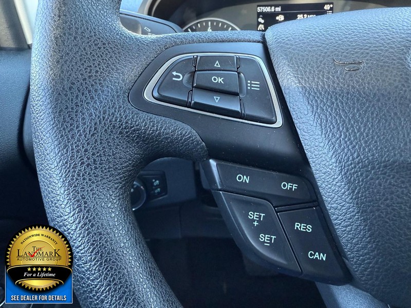 Ford EcoSport Vehicle Full-screen Gallery Image 10