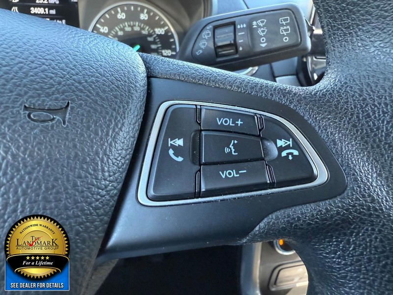 Ford EcoSport Vehicle Full-screen Gallery Image 11