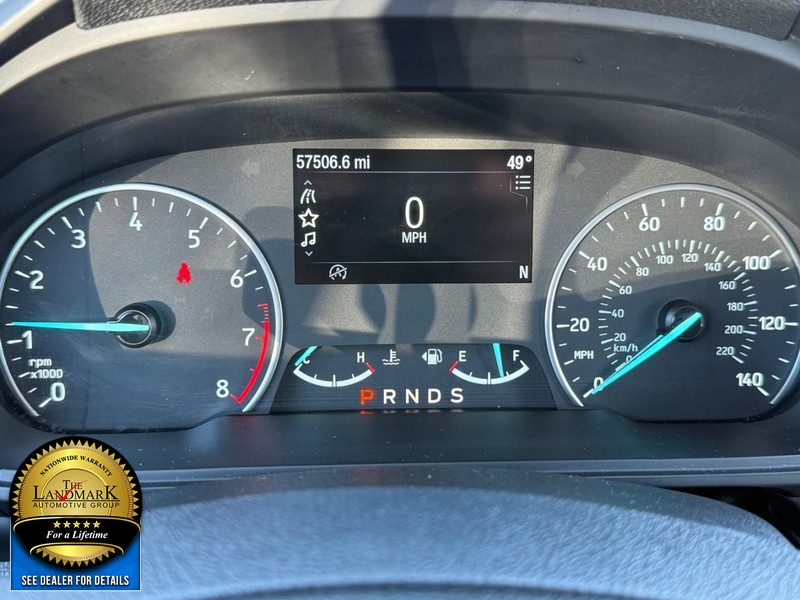 Ford EcoSport Vehicle Full-screen Gallery Image 12