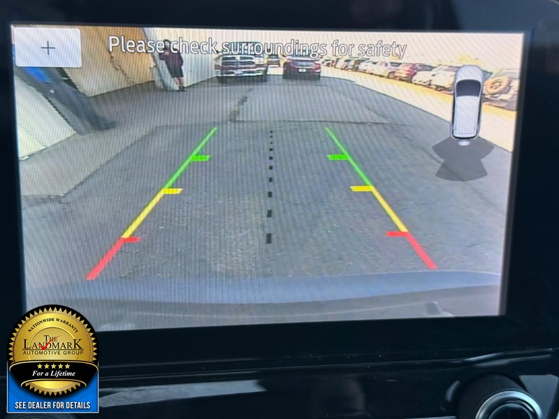 Ford EcoSport Vehicle Full-screen Gallery Image 13