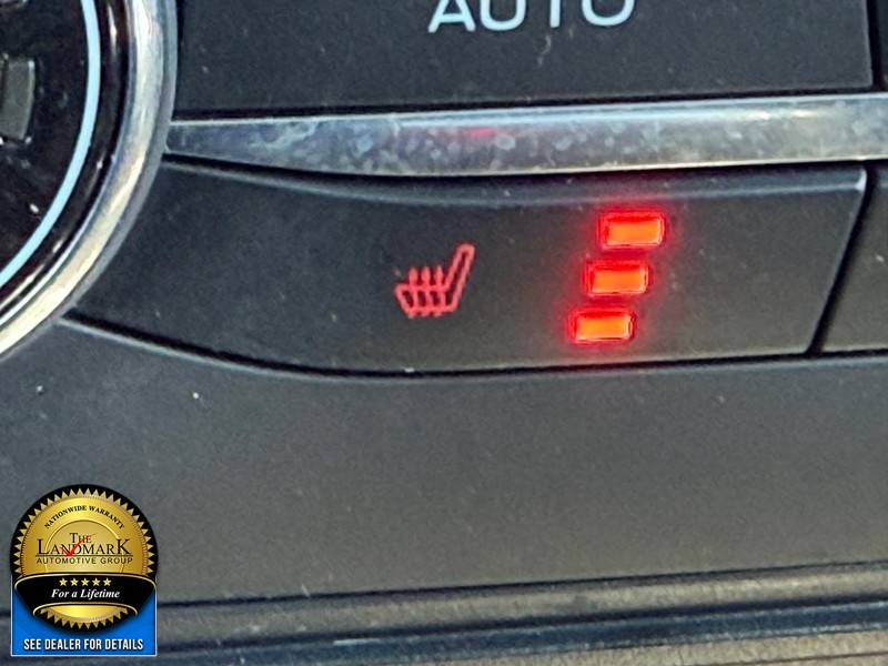 Ford EcoSport Vehicle Full-screen Gallery Image 14