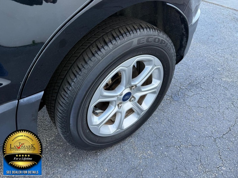 Ford EcoSport Vehicle Full-screen Gallery Image 19