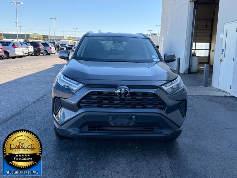 Toyota RAV4 Vehicle Full-screen Gallery Image 4