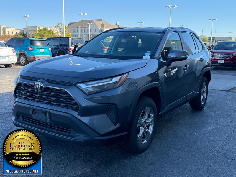 Toyota RAV4 Vehicle Full-screen Gallery Image 5