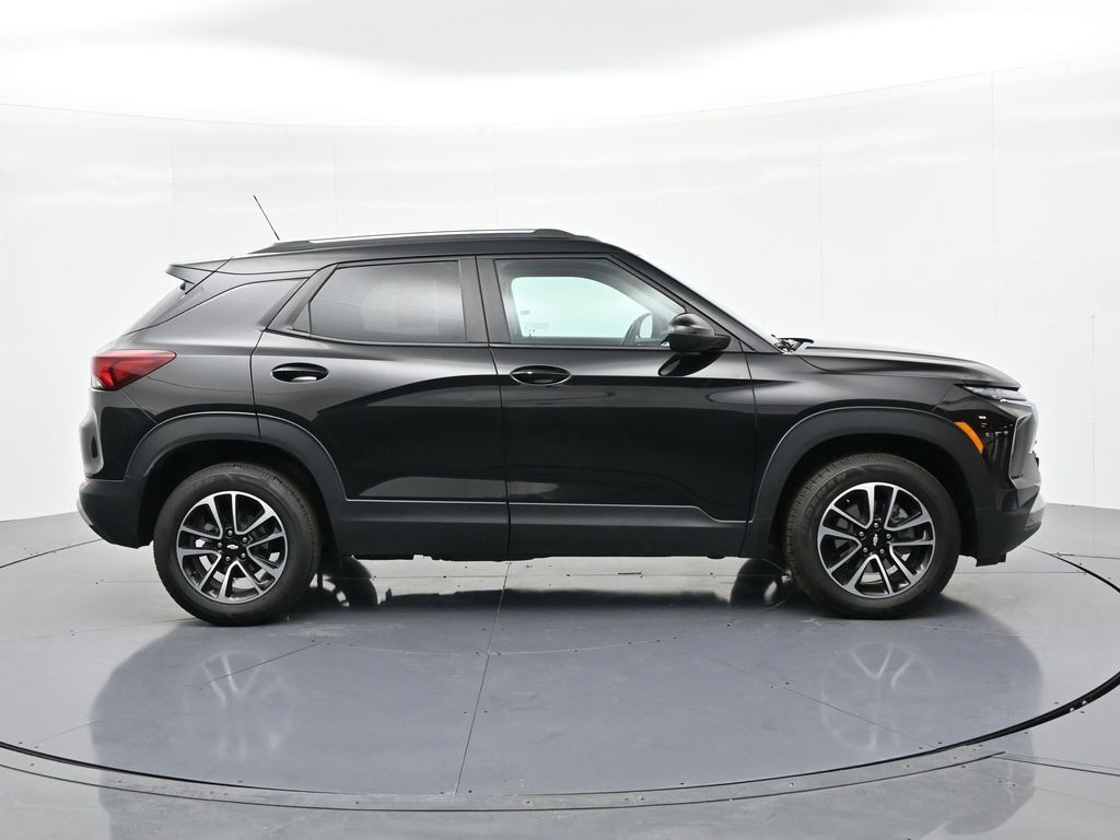 Chevrolet Trailblazer Vehicle Full-screen Gallery Image 5