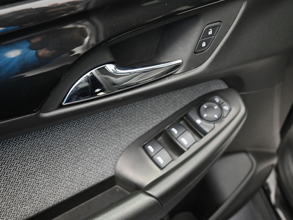 Chevrolet Trailblazer Vehicle Full-screen Gallery Image 10