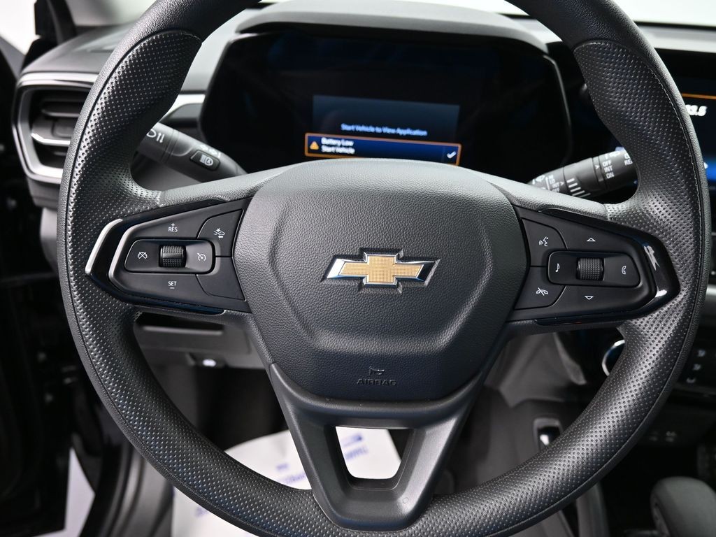 Chevrolet Trailblazer Vehicle Full-screen Gallery Image 11