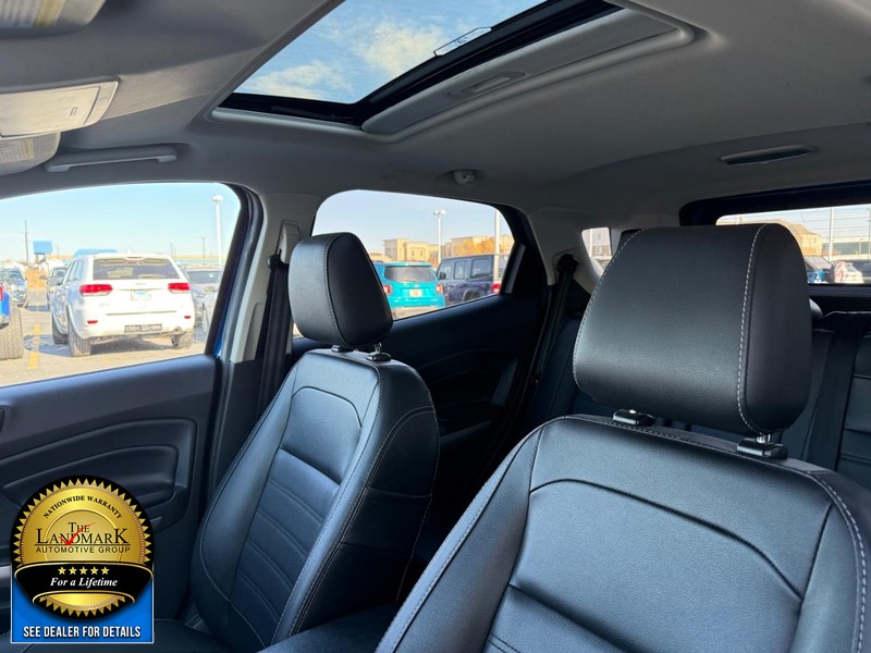 Ford EcoSport Vehicle Full-screen Gallery Image 9