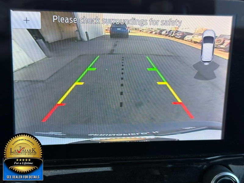 Ford EcoSport Vehicle Full-screen Gallery Image 13