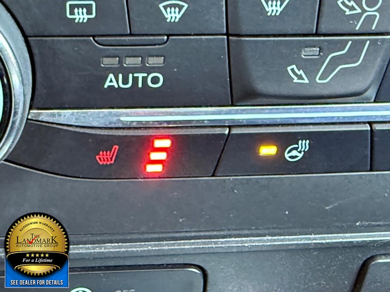 Ford EcoSport Vehicle Full-screen Gallery Image 14