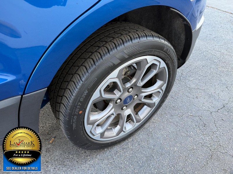 Ford EcoSport Vehicle Full-screen Gallery Image 21