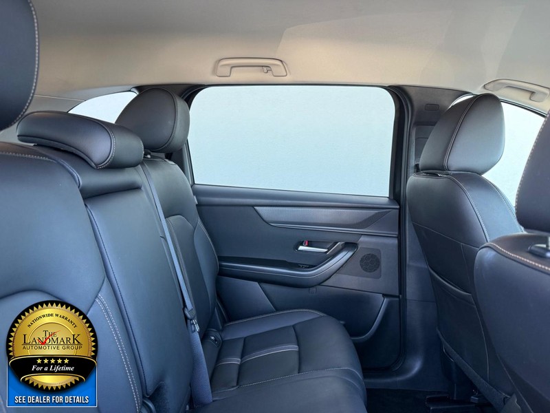 Mazda CX-90 Vehicle Full-screen Gallery Image 14