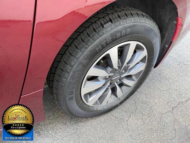 Chrysler Pacifica Vehicle Full-screen Gallery Image 23