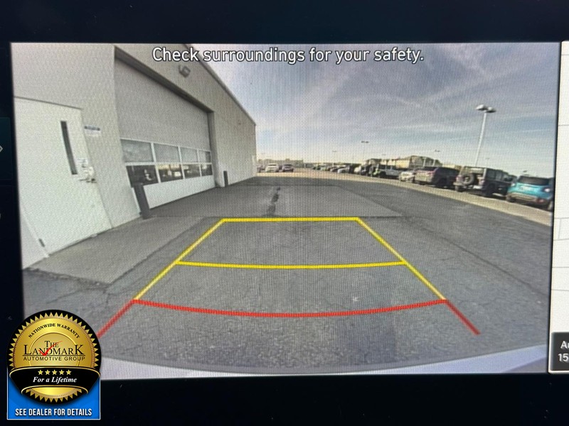 Hyundai Elantra Vehicle Full-screen Gallery Image 13