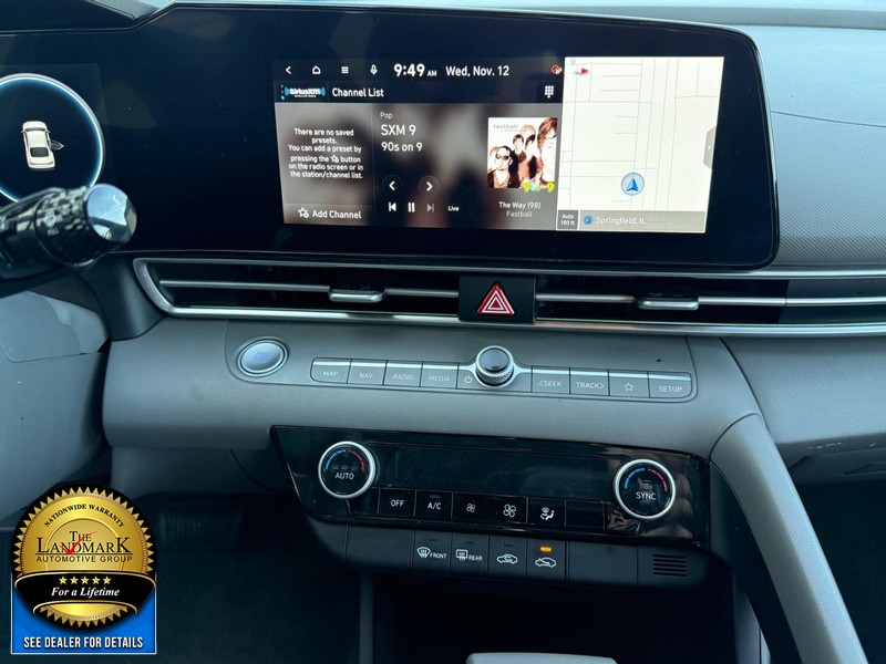 Hyundai Elantra Vehicle Full-screen Gallery Image 18