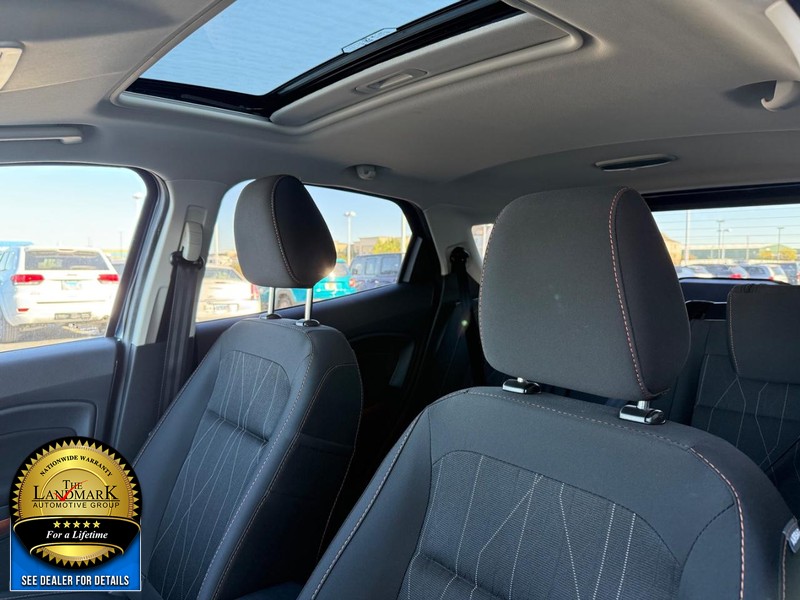 Ford EcoSport Vehicle Full-screen Gallery Image 9