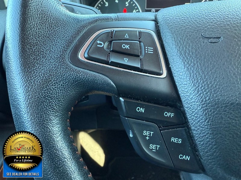 Ford EcoSport Vehicle Full-screen Gallery Image 10