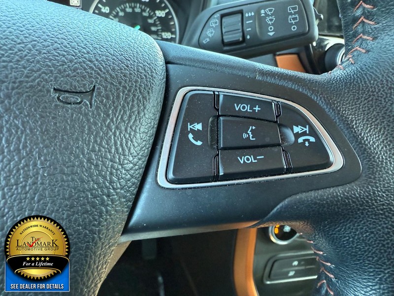 Ford EcoSport Vehicle Full-screen Gallery Image 11