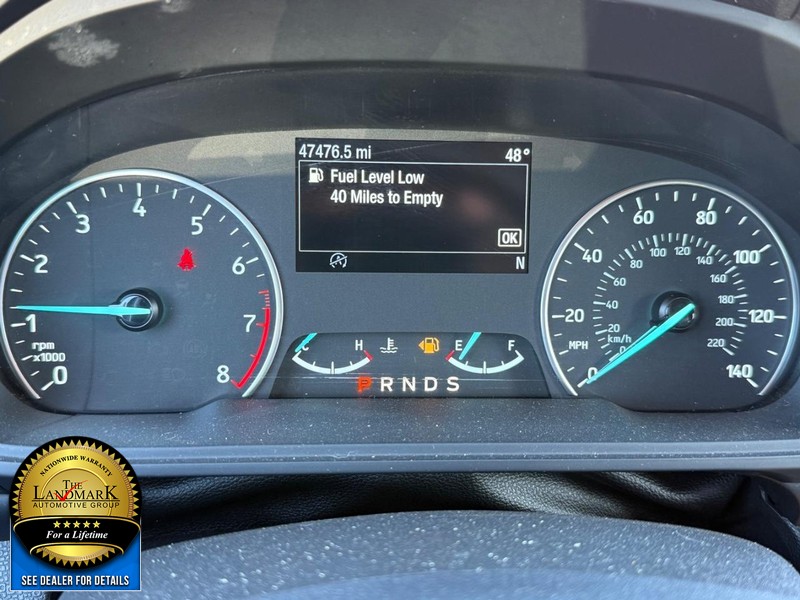 Ford EcoSport Vehicle Full-screen Gallery Image 12