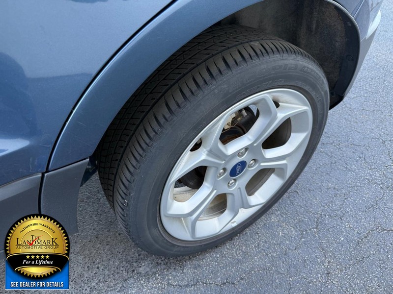 Ford EcoSport Vehicle Full-screen Gallery Image 19