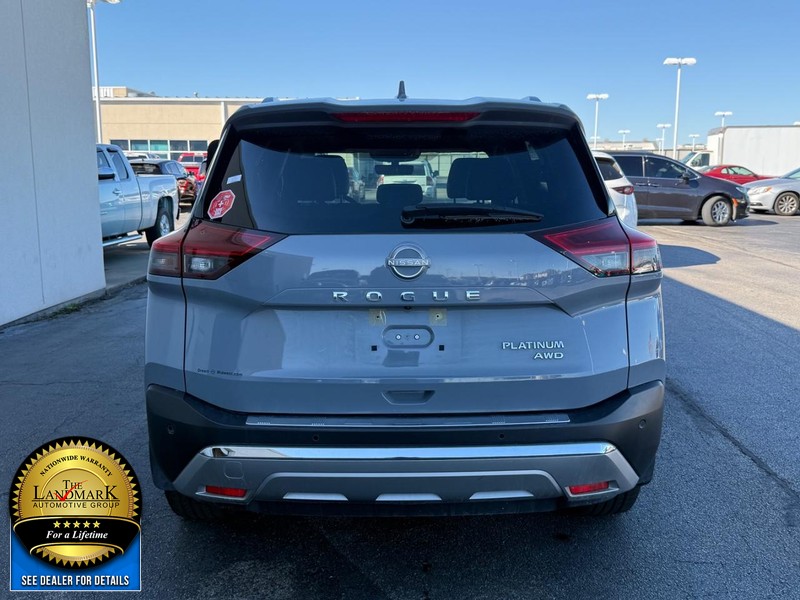 Nissan Rogue Vehicle Full-screen Gallery Image 7