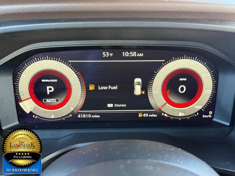 Nissan Rogue Vehicle Full-screen Gallery Image 12