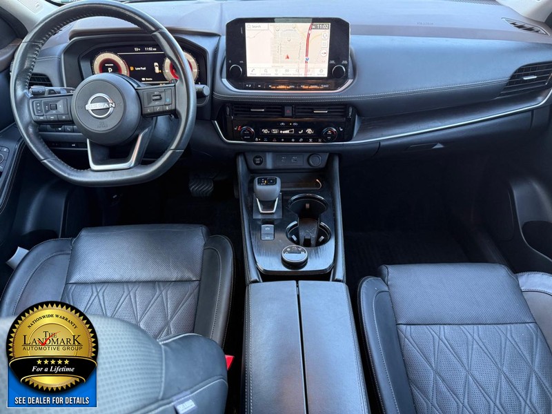 Nissan Rogue Vehicle Full-screen Gallery Image 18