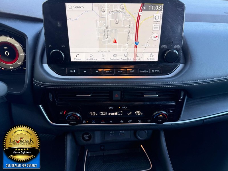 Nissan Rogue Vehicle Full-screen Gallery Image 20