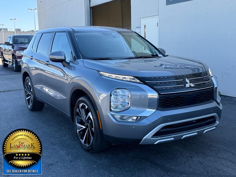 Mitsubishi Outlander Vehicle Full-screen Gallery Image 2