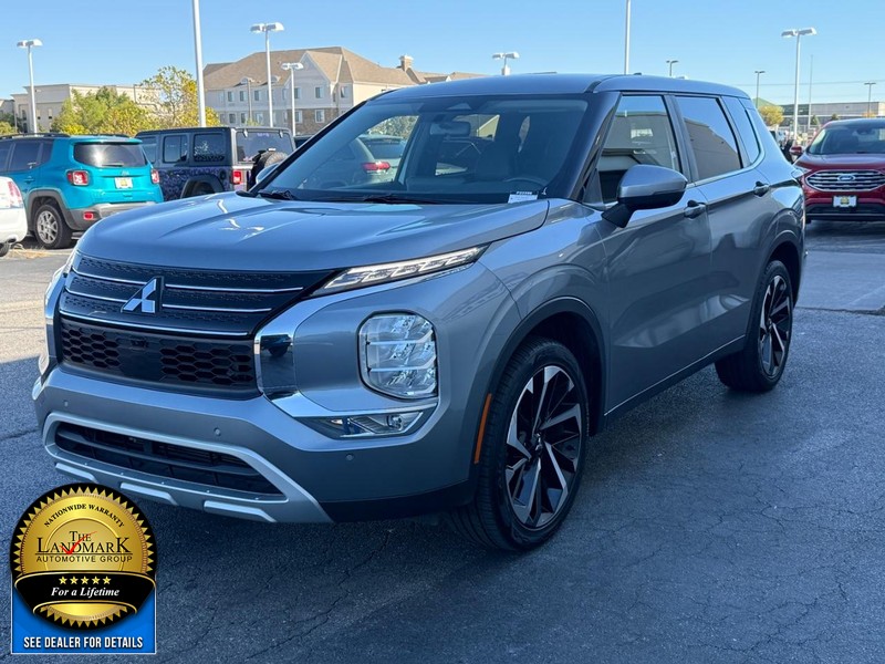 Mitsubishi Outlander Vehicle Full-screen Gallery Image 5