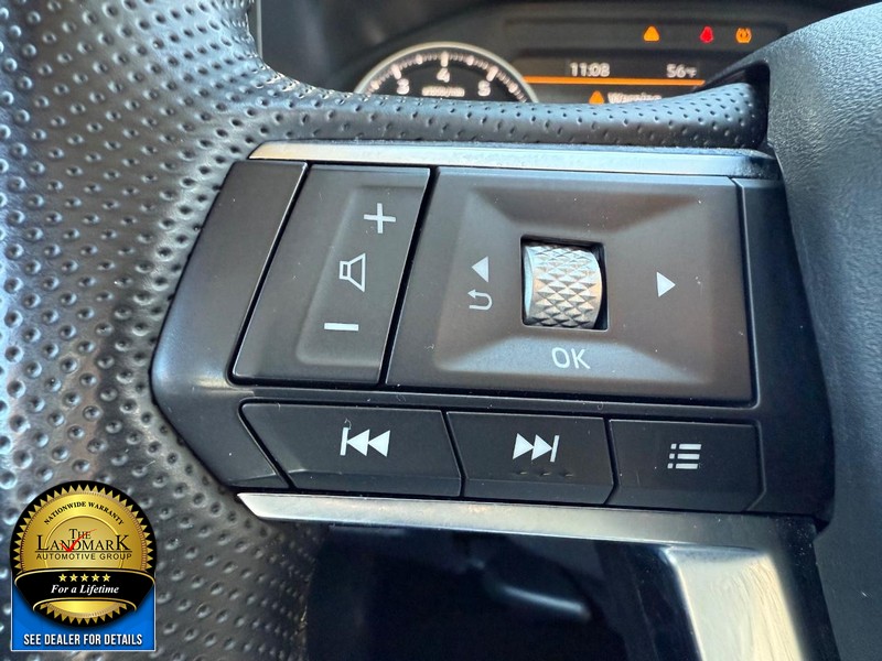 Mitsubishi Outlander Vehicle Full-screen Gallery Image 10