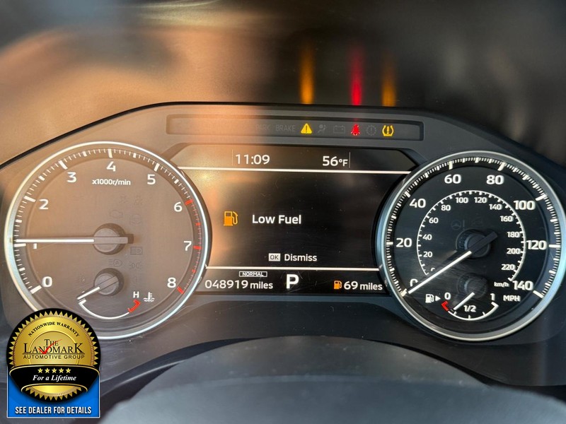 Mitsubishi Outlander Vehicle Full-screen Gallery Image 12