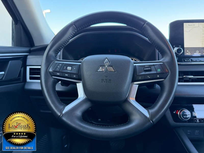 Mitsubishi Outlander Vehicle Full-screen Gallery Image 18