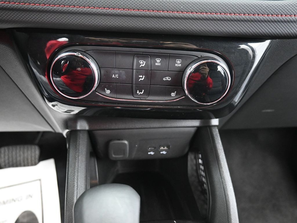 Chevrolet Trailblazer Vehicle Full-screen Gallery Image 14