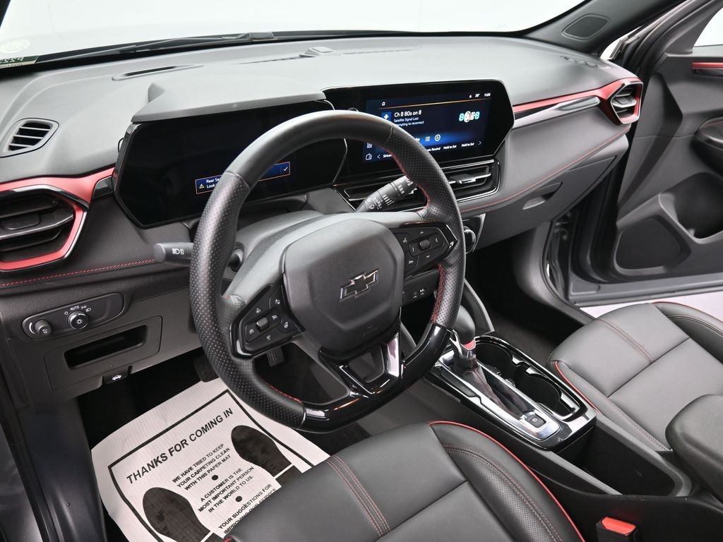 Chevrolet Trailblazer Vehicle Full-screen Gallery Image 16