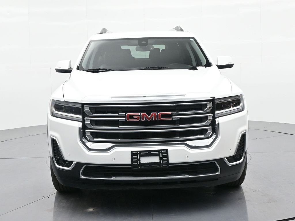 GMC Acadia Vehicle Full-screen Gallery Image 3